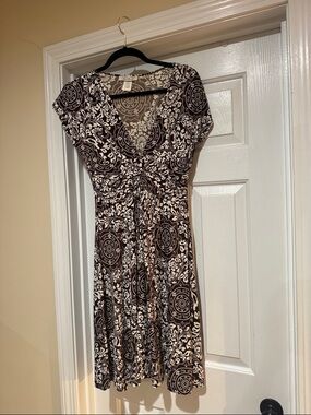 Brown and Cream Knot-Front Midi Dress